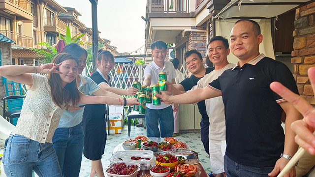 奇安员工庆祝工厂支持OEM防火门制造